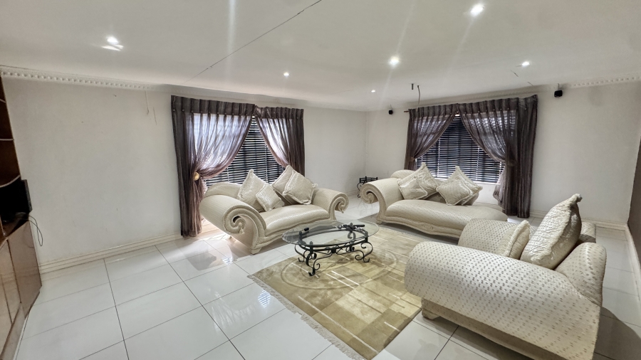 6 Bedroom Property for Sale in President Park Gauteng