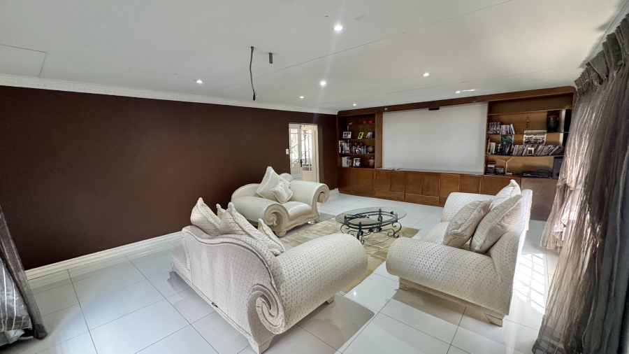 6 Bedroom Property for Sale in President Park Gauteng