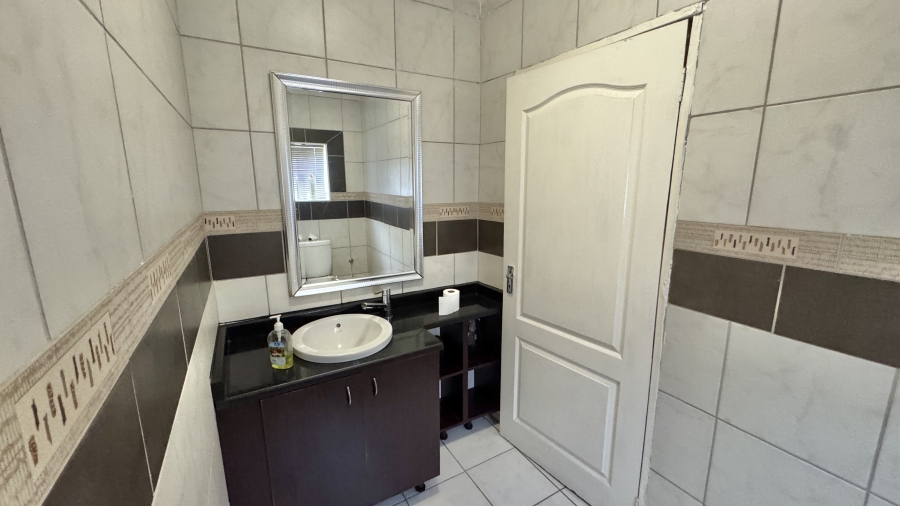 6 Bedroom Property for Sale in President Park Gauteng