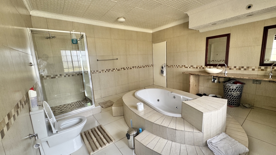 6 Bedroom Property for Sale in President Park Gauteng