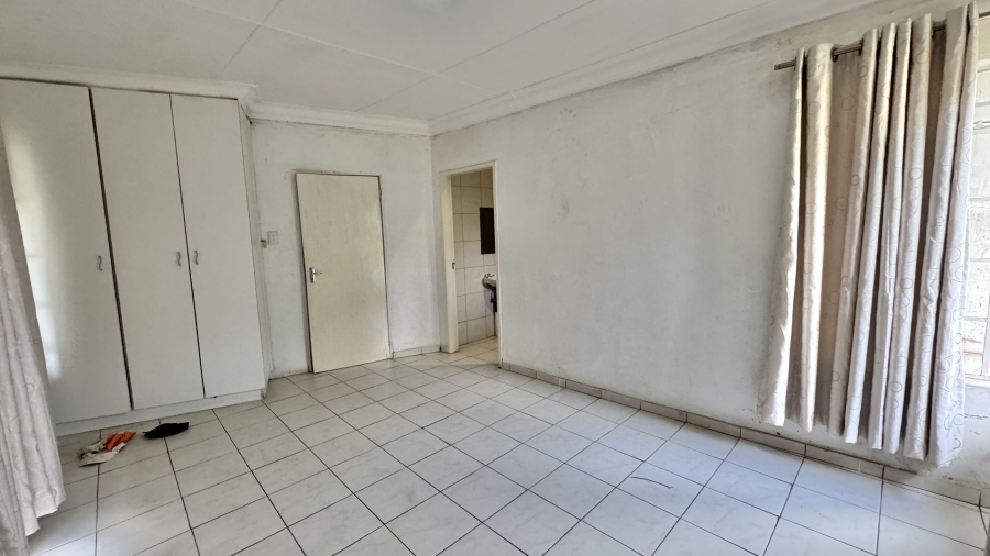 6 Bedroom Property for Sale in President Park Gauteng