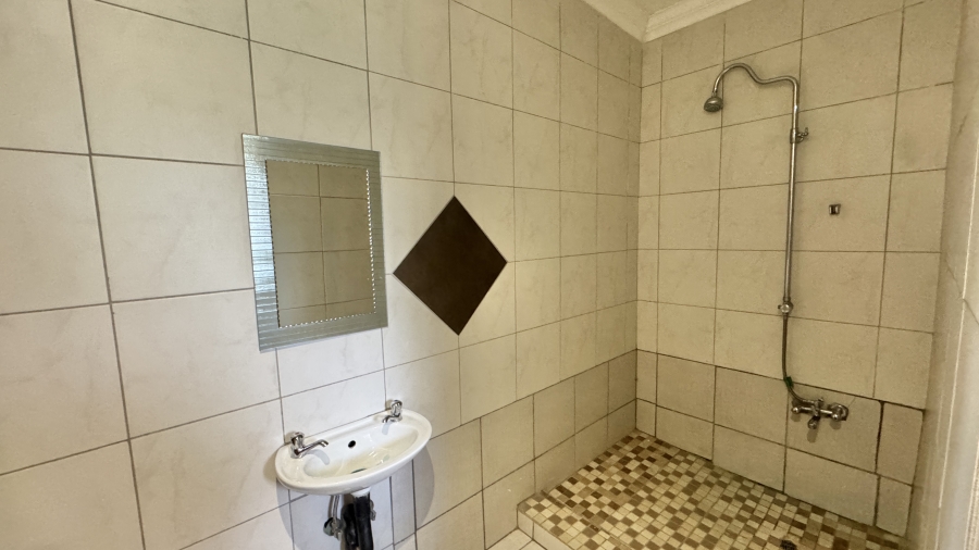 6 Bedroom Property for Sale in President Park Gauteng