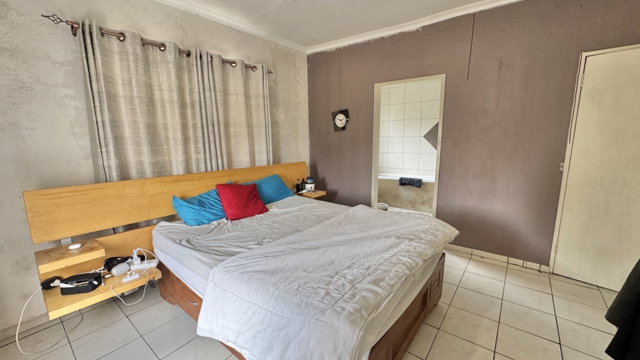 6 Bedroom Property for Sale in President Park Gauteng