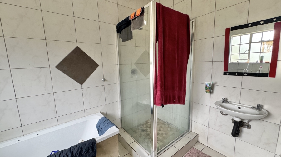 6 Bedroom Property for Sale in President Park Gauteng