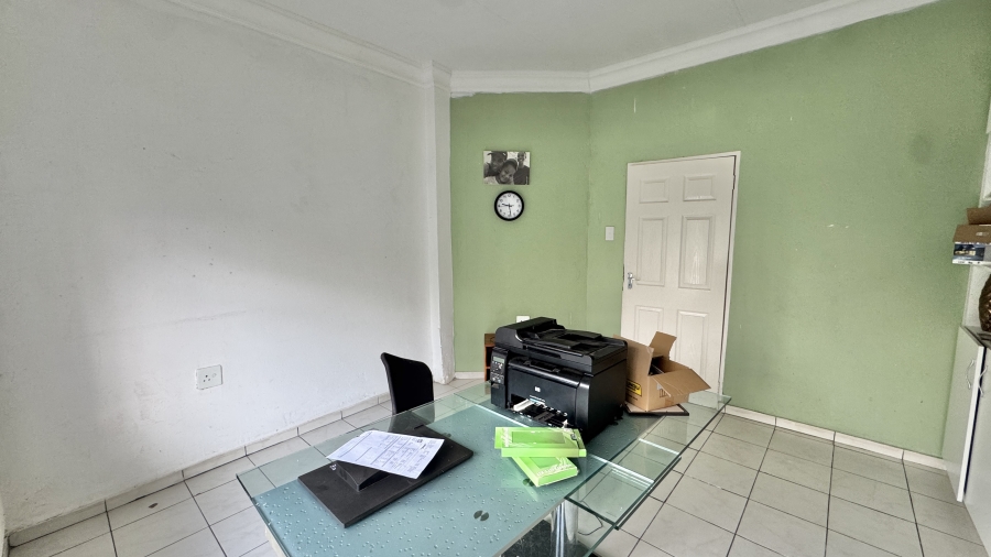 6 Bedroom Property for Sale in President Park Gauteng