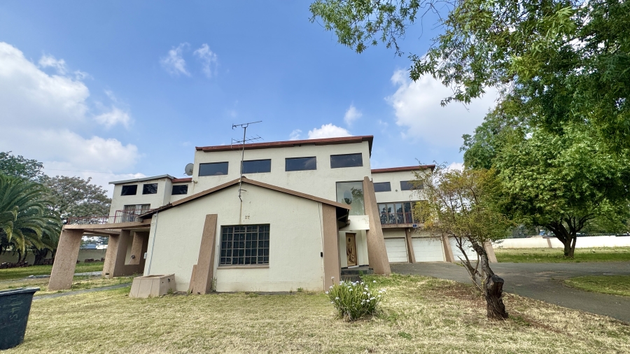 6 Bedroom Property for Sale in President Park Gauteng