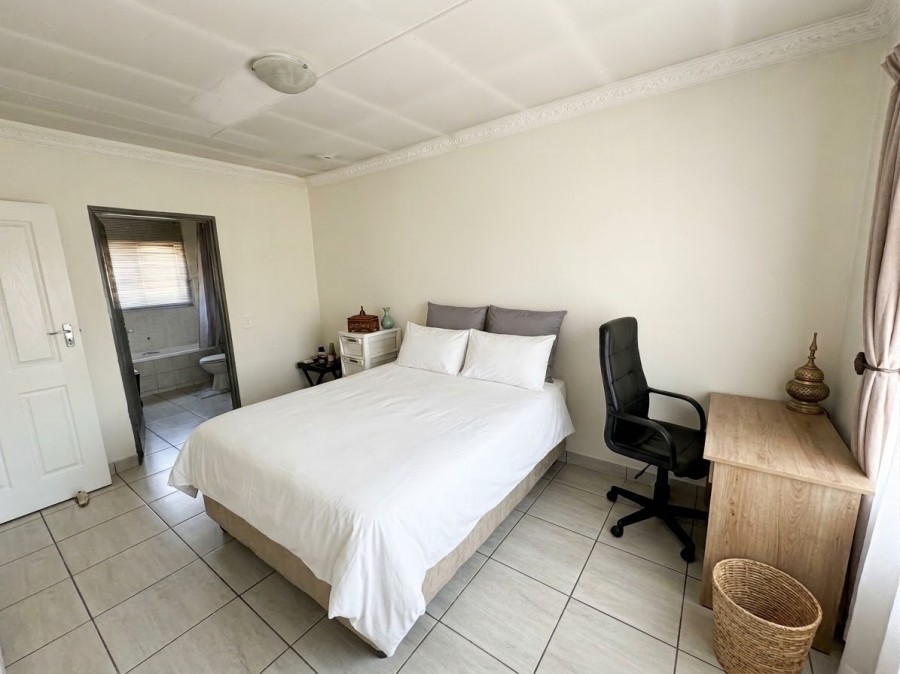 2 Bedroom Property for Sale in Halfway Gardens Gauteng