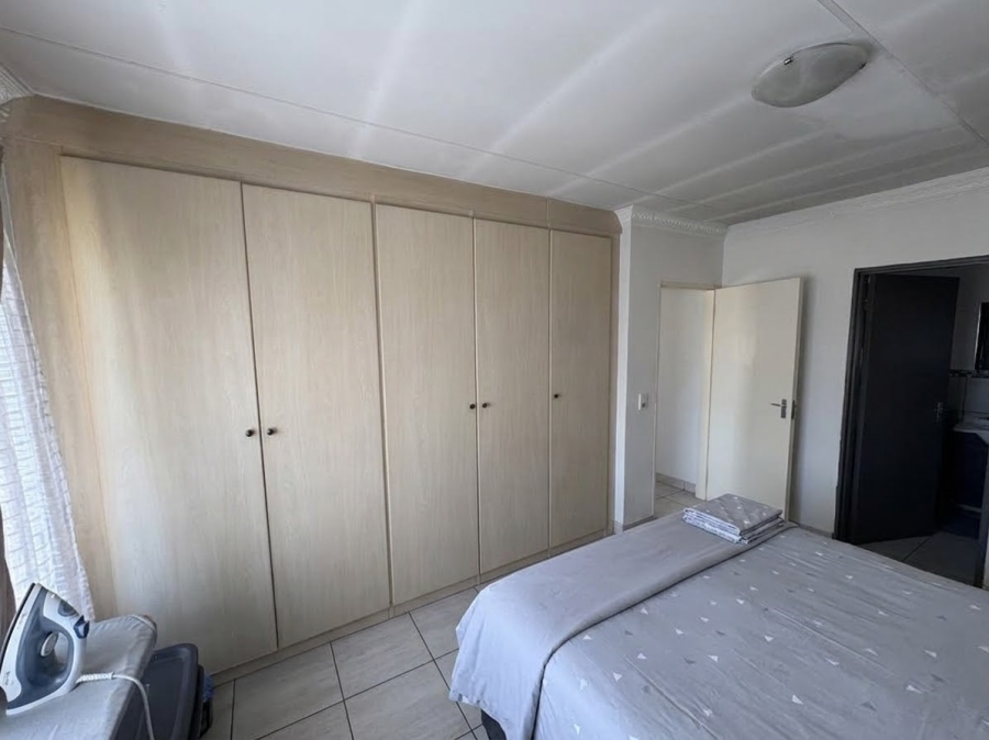 2 Bedroom Property for Sale in Halfway Gardens Gauteng