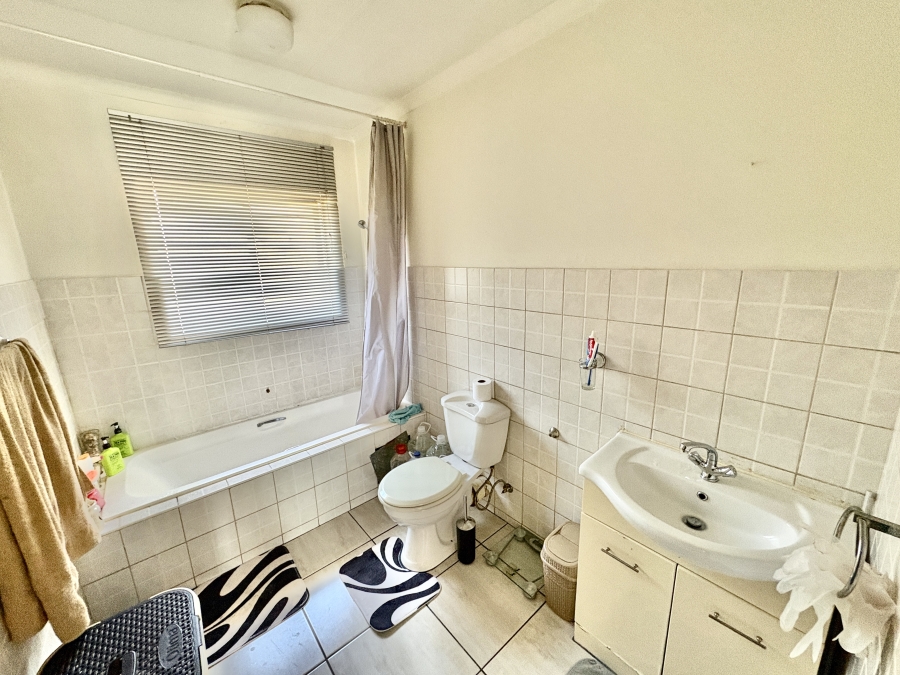 2 Bedroom Property for Sale in Halfway Gardens Gauteng