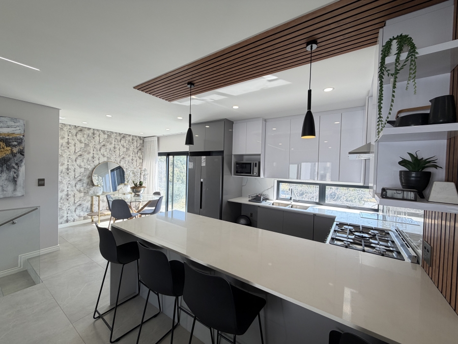 3 Bedroom Property for Sale in Hurlingham Gauteng