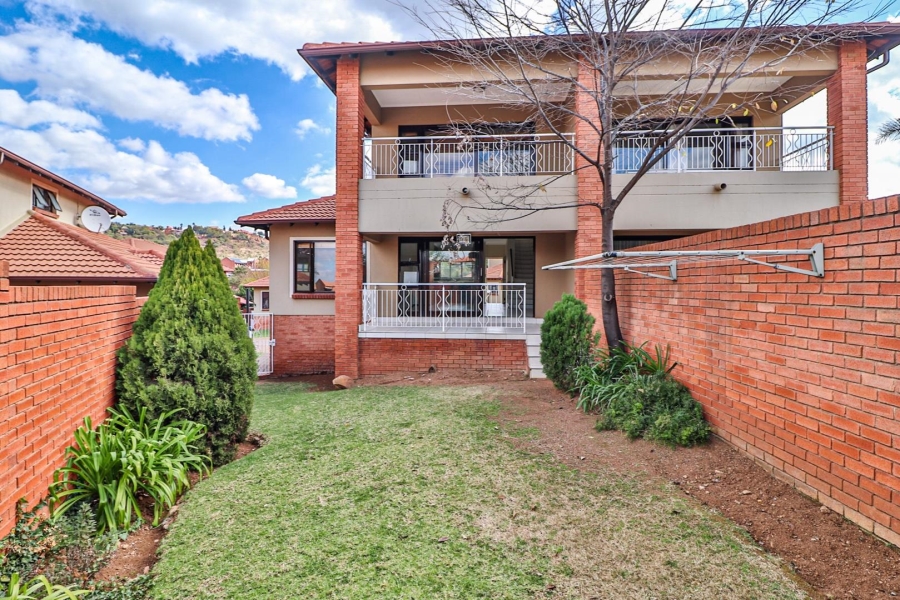 3 Bedroom Property for Sale in Glenvista Gauteng