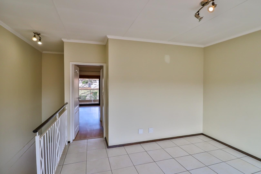 3 Bedroom Property for Sale in Glenvista Gauteng