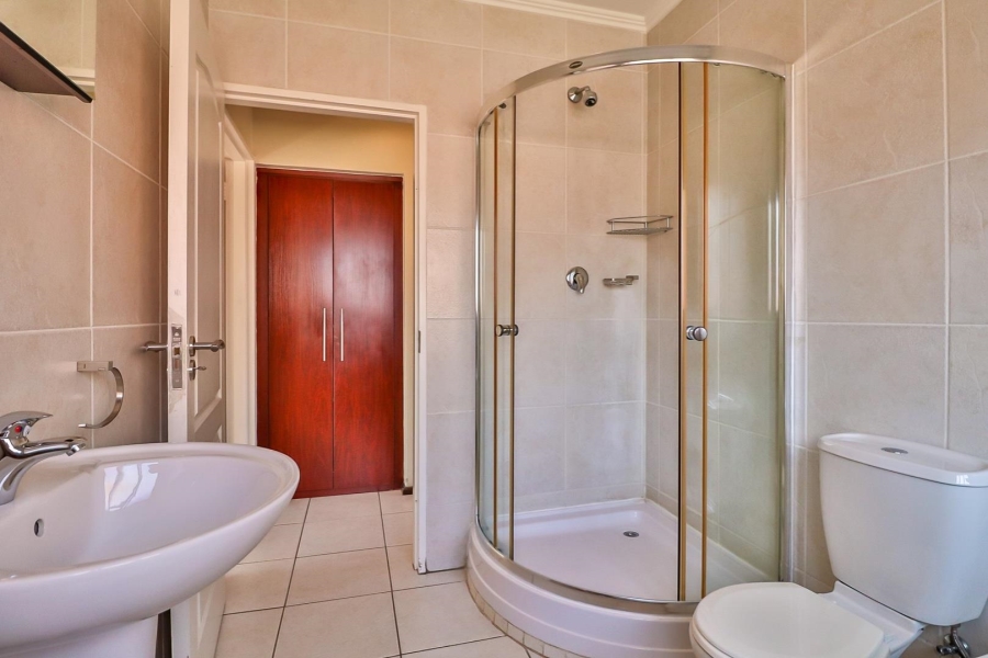 3 Bedroom Property for Sale in Glenvista Gauteng