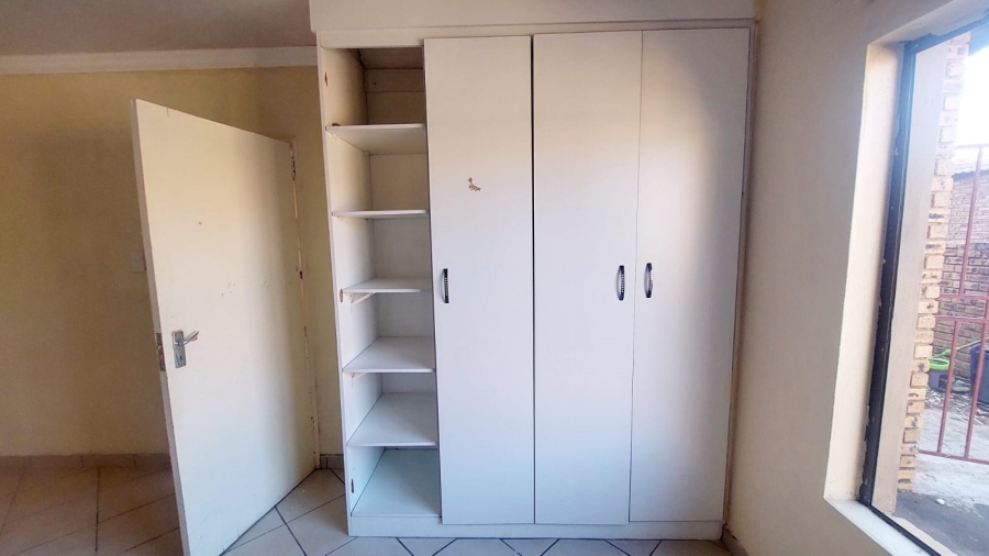 3 Bedroom Property for Sale in Greenhills Gauteng