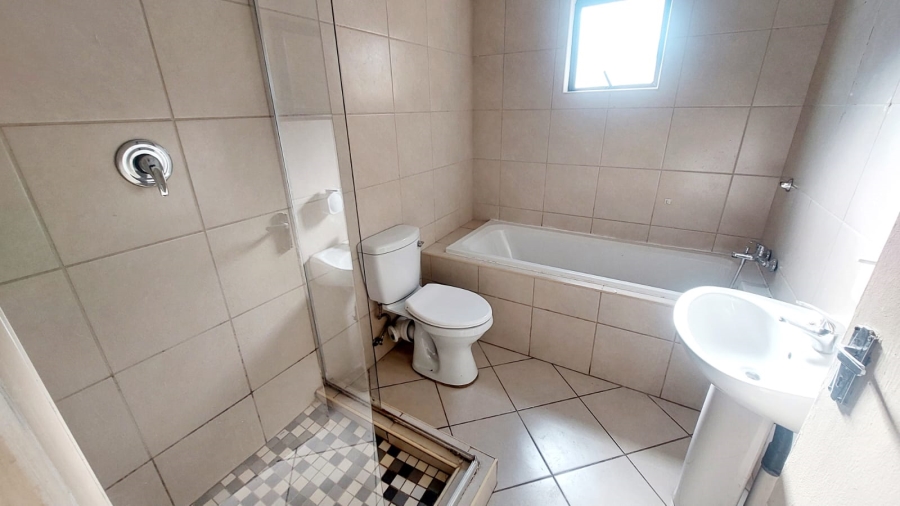 3 Bedroom Property for Sale in Greenhills Gauteng