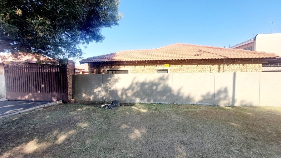 3 Bedroom Property for Sale in Greenhills Gauteng