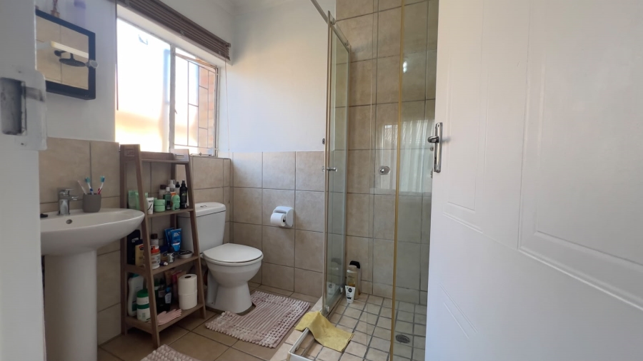 To Let 2 Bedroom Property for Rent in North Riding Gauteng