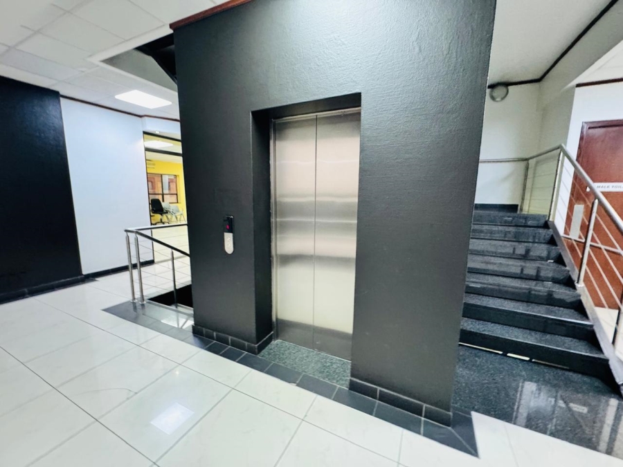 To Let Commercial Property for Rent in Midridge Park Gauteng