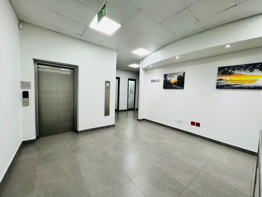 To Let Commercial Property for Rent in Midridge Park Gauteng