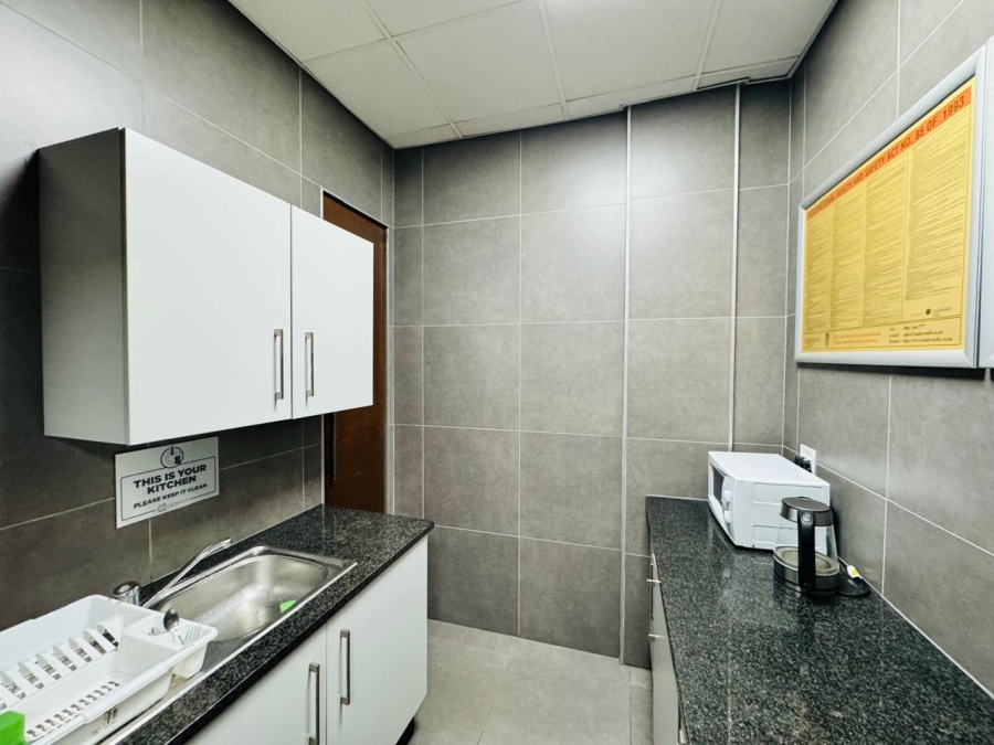 To Let Commercial Property for Rent in Midridge Park Gauteng