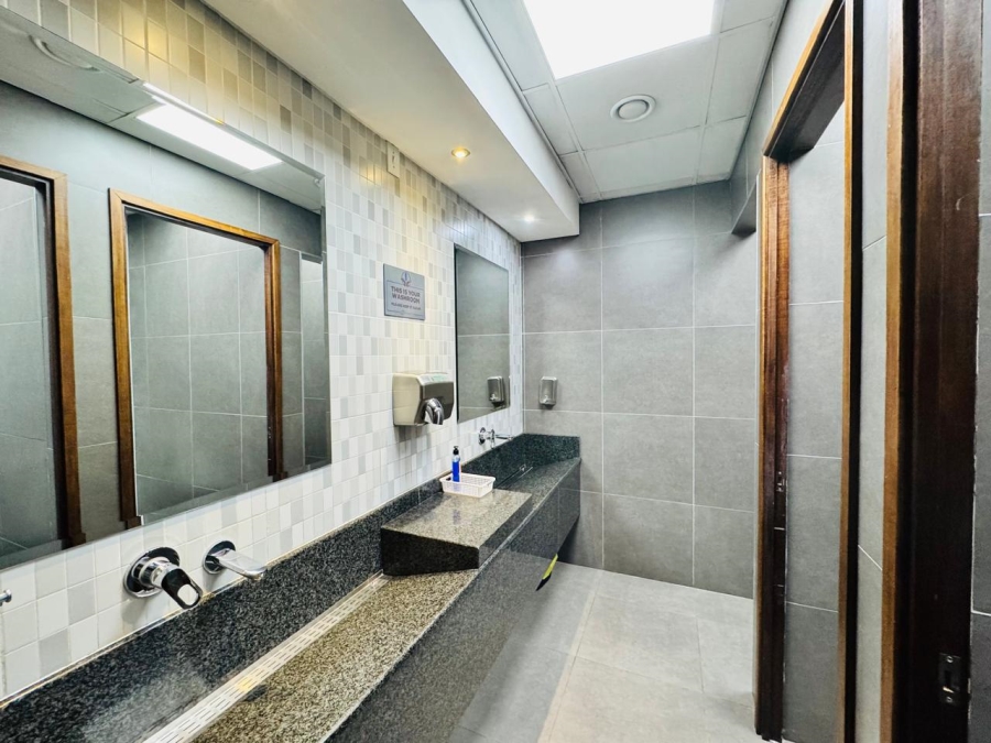 To Let Commercial Property for Rent in Midridge Park Gauteng
