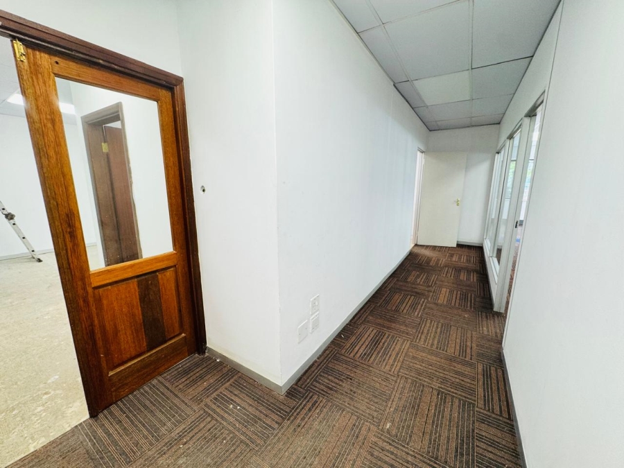 To Let Commercial Property for Rent in Vorna Valley Gauteng