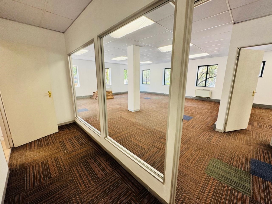 To Let Commercial Property for Rent in Vorna Valley Gauteng