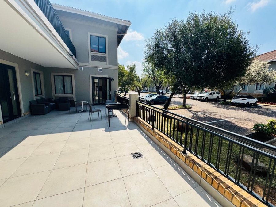 To Let Commercial Property for Rent in Vorna Valley Gauteng