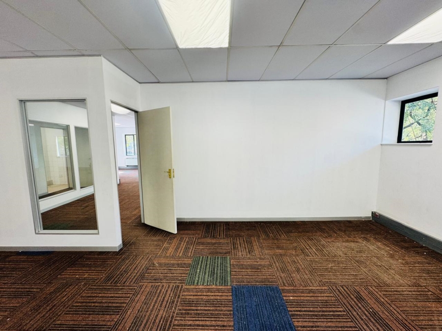 To Let Commercial Property for Rent in Vorna Valley Gauteng