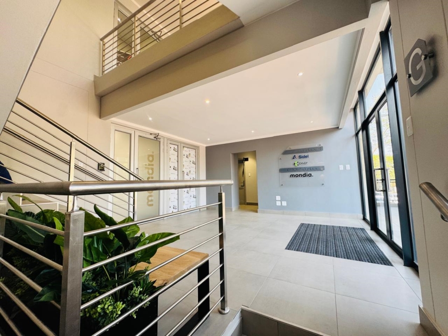 To Let Commercial Property for Rent in Vorna Valley Gauteng