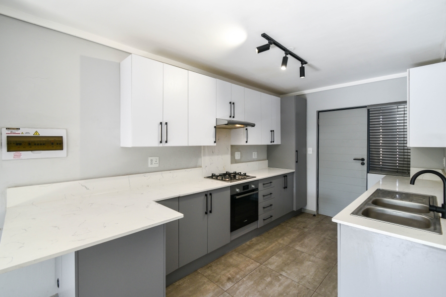 2 Bedroom Property for Sale in Alphen Park Gauteng