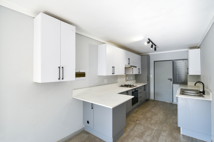 2 Bedroom Property for Sale in Alphen Park Gauteng