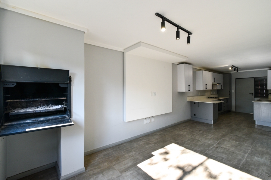 2 Bedroom Property for Sale in Alphen Park Gauteng