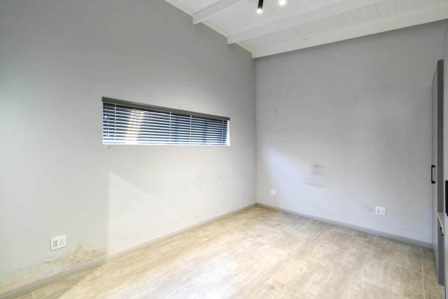 2 Bedroom Property for Sale in Alphen Park Gauteng