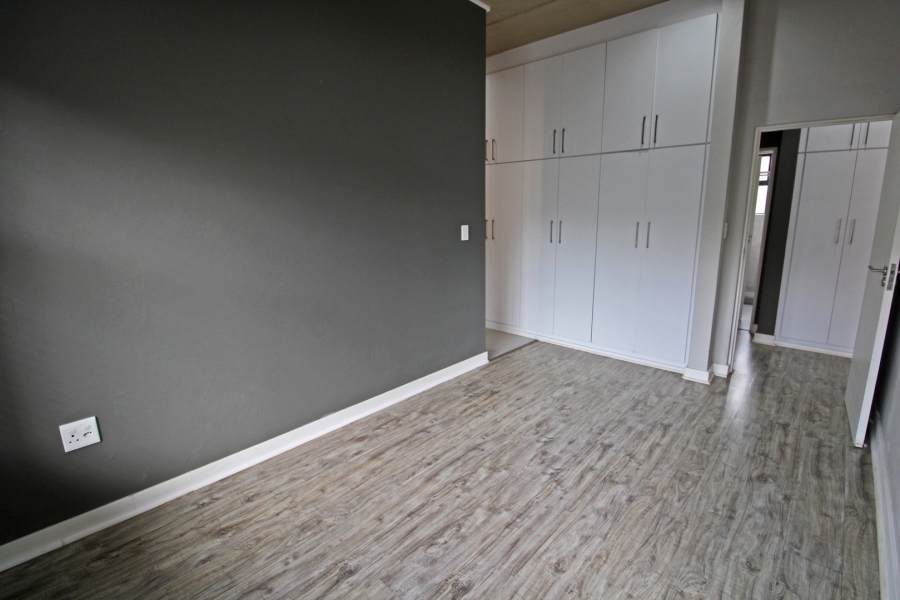 To Let 2 Bedroom Property for Rent in Linden Gauteng