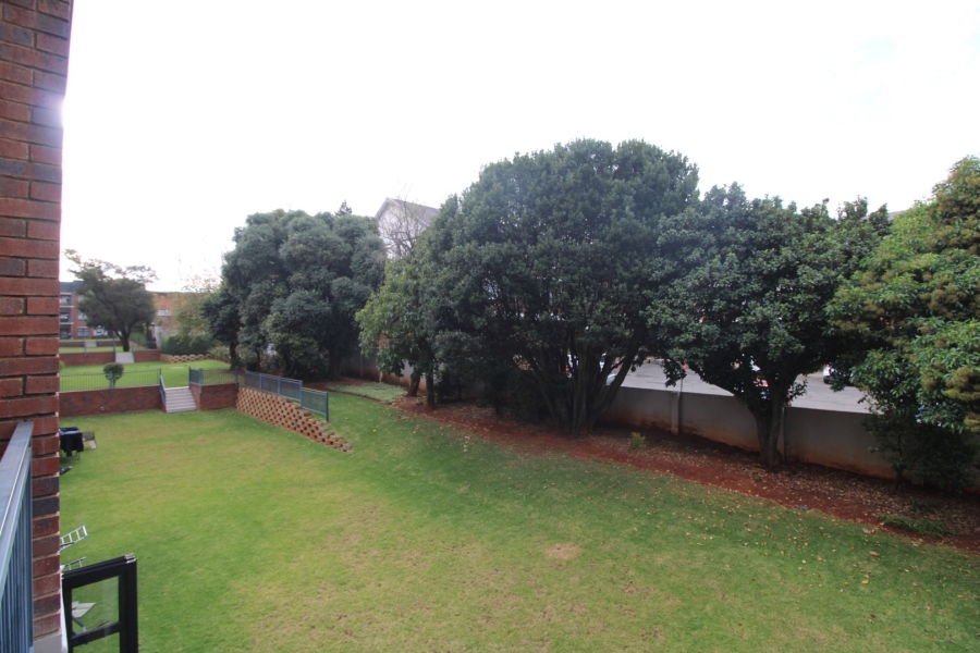 To Let 2 Bedroom Property for Rent in Linden Gauteng