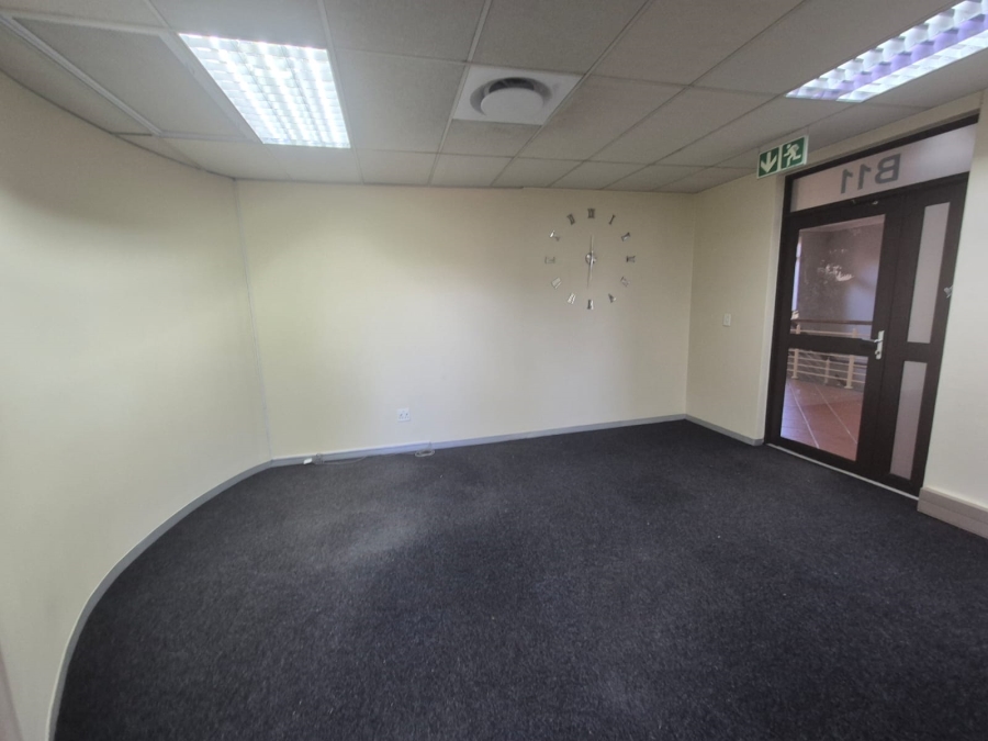 To Let Commercial Property for Rent in Die Hoewes Gauteng