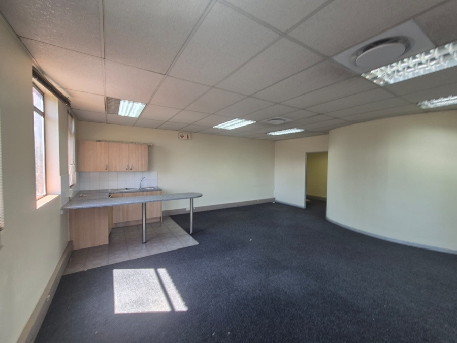 To Let Commercial Property for Rent in Die Hoewes Gauteng