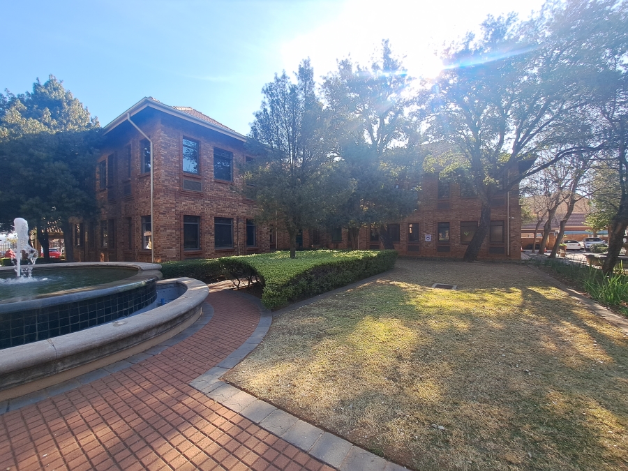 To Let Commercial Property for Rent in Die Hoewes Gauteng