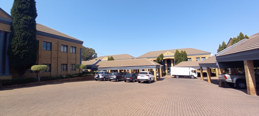 To Let Commercial Property for Rent in Die Hoewes Gauteng