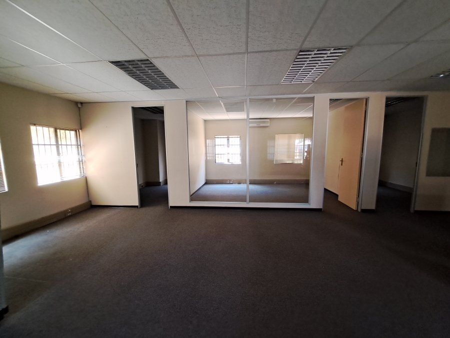 To Let Commercial Property for Rent in Die Hoewes Gauteng