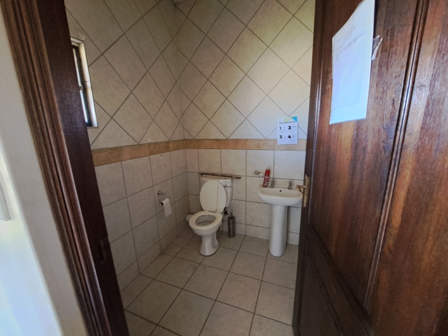 To Let Commercial Property for Rent in Die Hoewes Gauteng