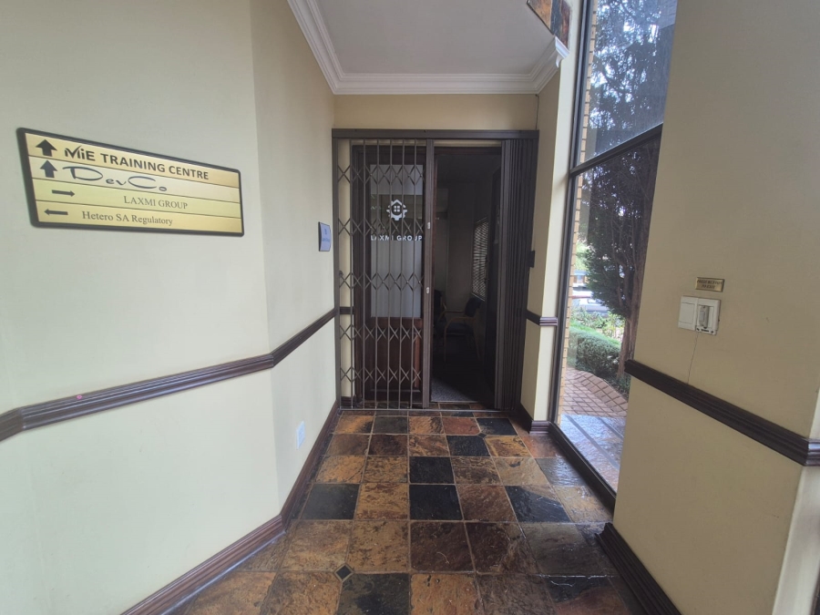 To Let Commercial Property for Rent in Die Hoewes Gauteng