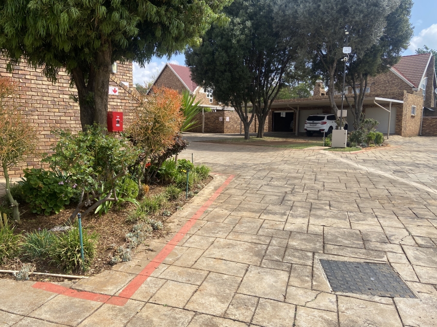To Let 3 Bedroom Property for Rent in Elardus Park Gauteng