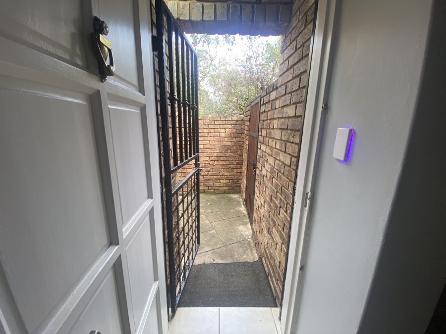 To Let 3 Bedroom Property for Rent in Elardus Park Gauteng