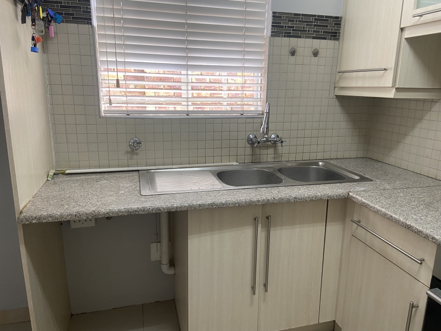 To Let 3 Bedroom Property for Rent in Elardus Park Gauteng