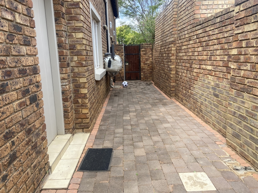 To Let 3 Bedroom Property for Rent in Elardus Park Gauteng