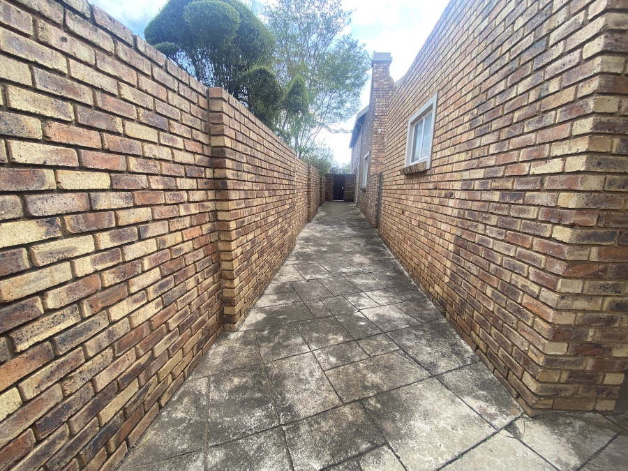 To Let 3 Bedroom Property for Rent in Elardus Park Gauteng