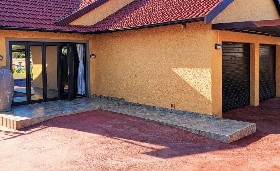 To Let 4 Bedroom Property for Rent in Edleen Gauteng