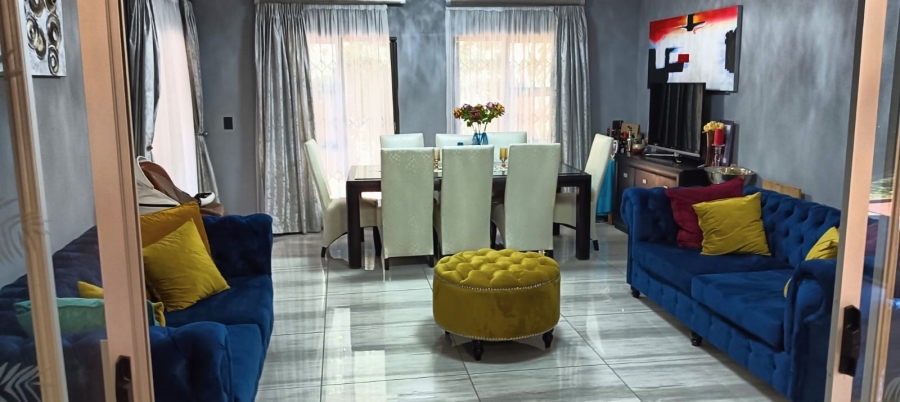 To Let 4 Bedroom Property for Rent in Edleen Gauteng